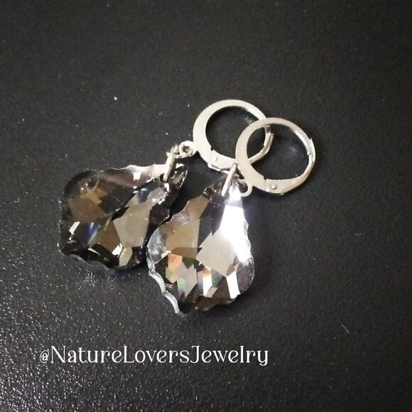 Sexy! Seductive! Decadent! Gorgeous! Festive! Black Shimmering Bling Chandeliers - Picture 3 of 12